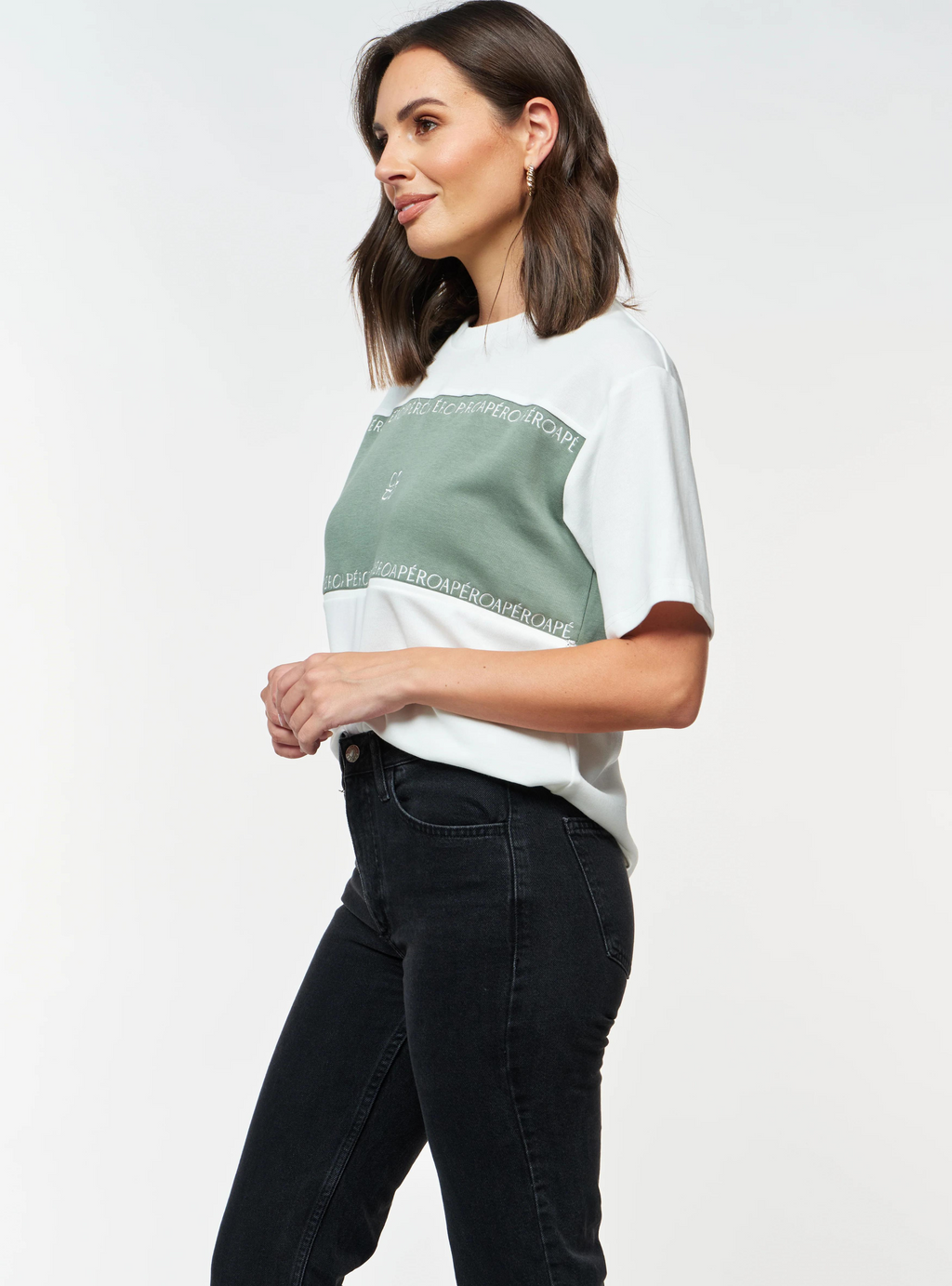 OLIO EMBROIDERED PANEL TEE - White/Forest Green