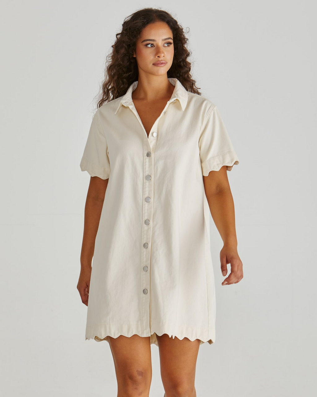 VALE SCALLOPED DENIM DRESS - Parchment