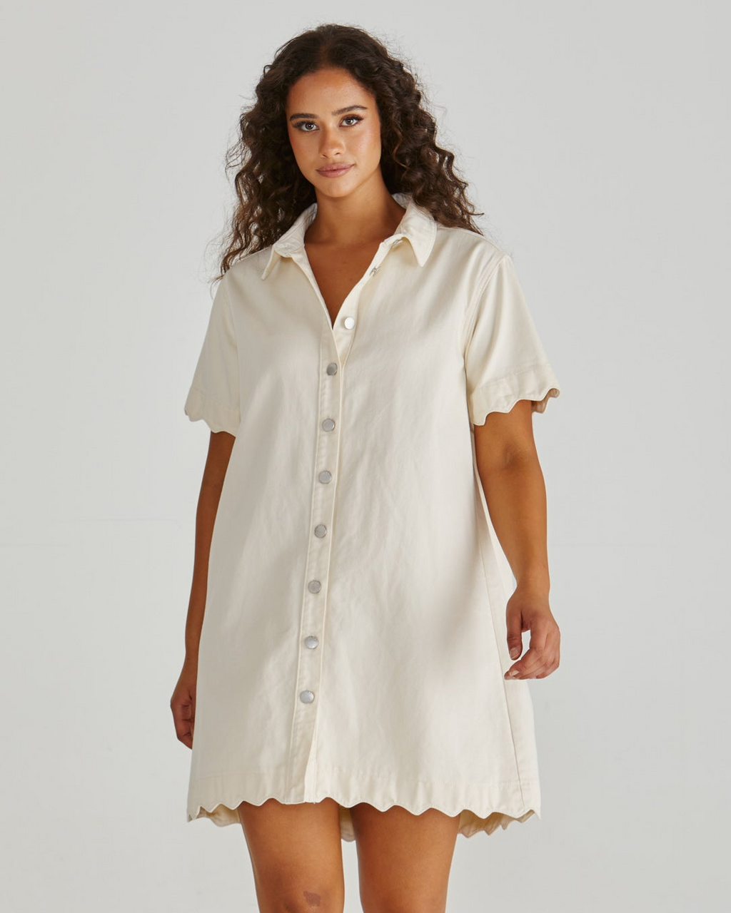 VALE SCALLOPED DENIM DRESS - Parchment