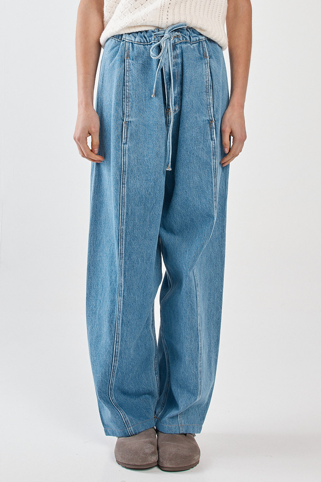Aveline Barrel Leg Jean