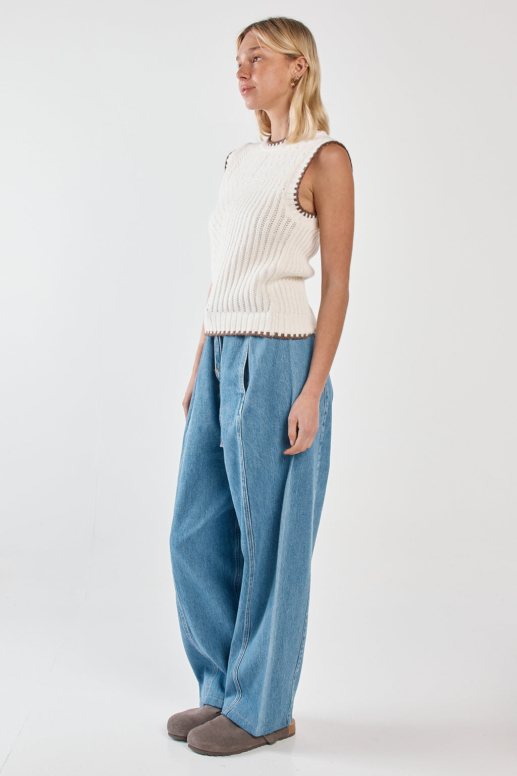 Aveline Barrel Leg Jean