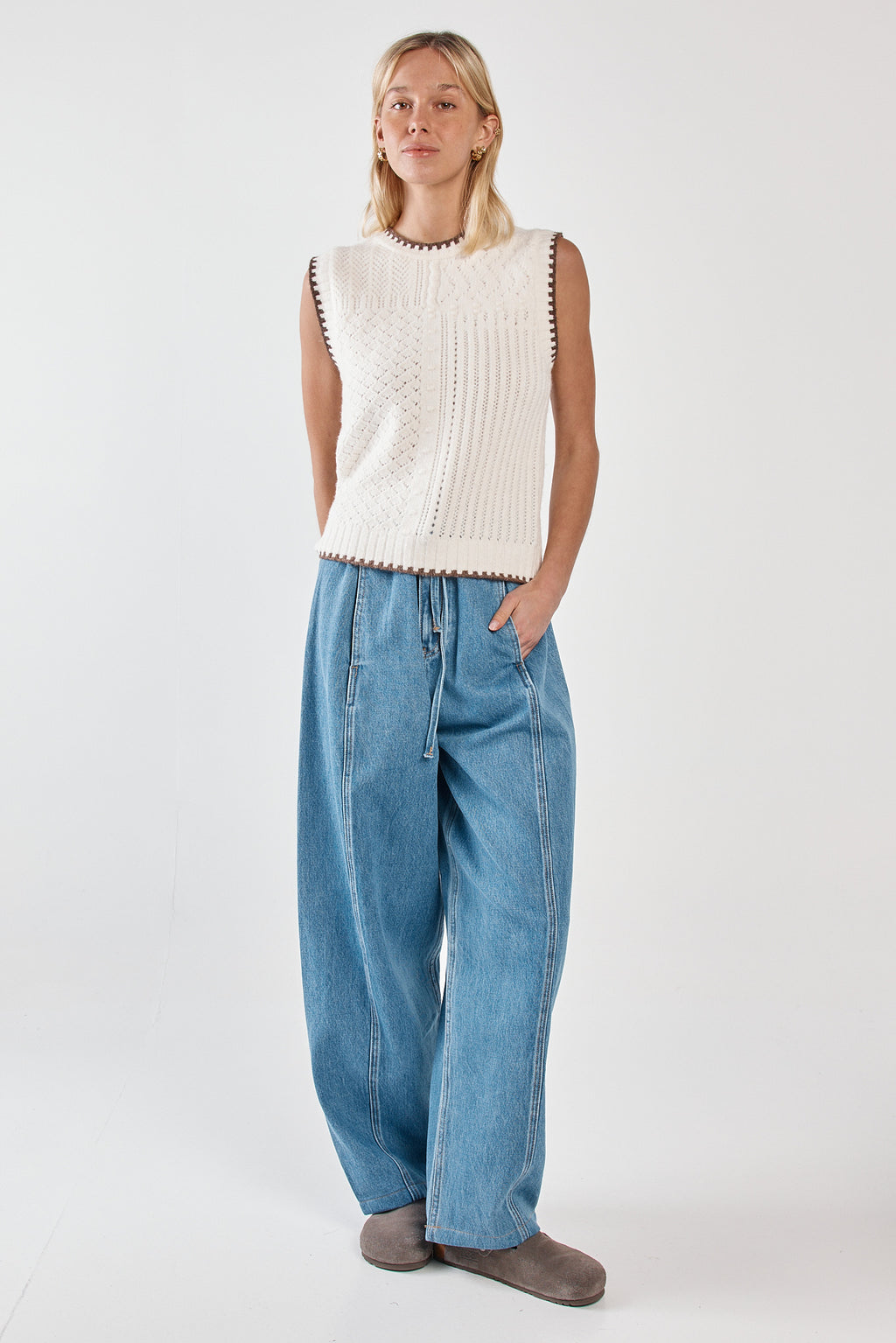 Aveline Barrel Leg Jean