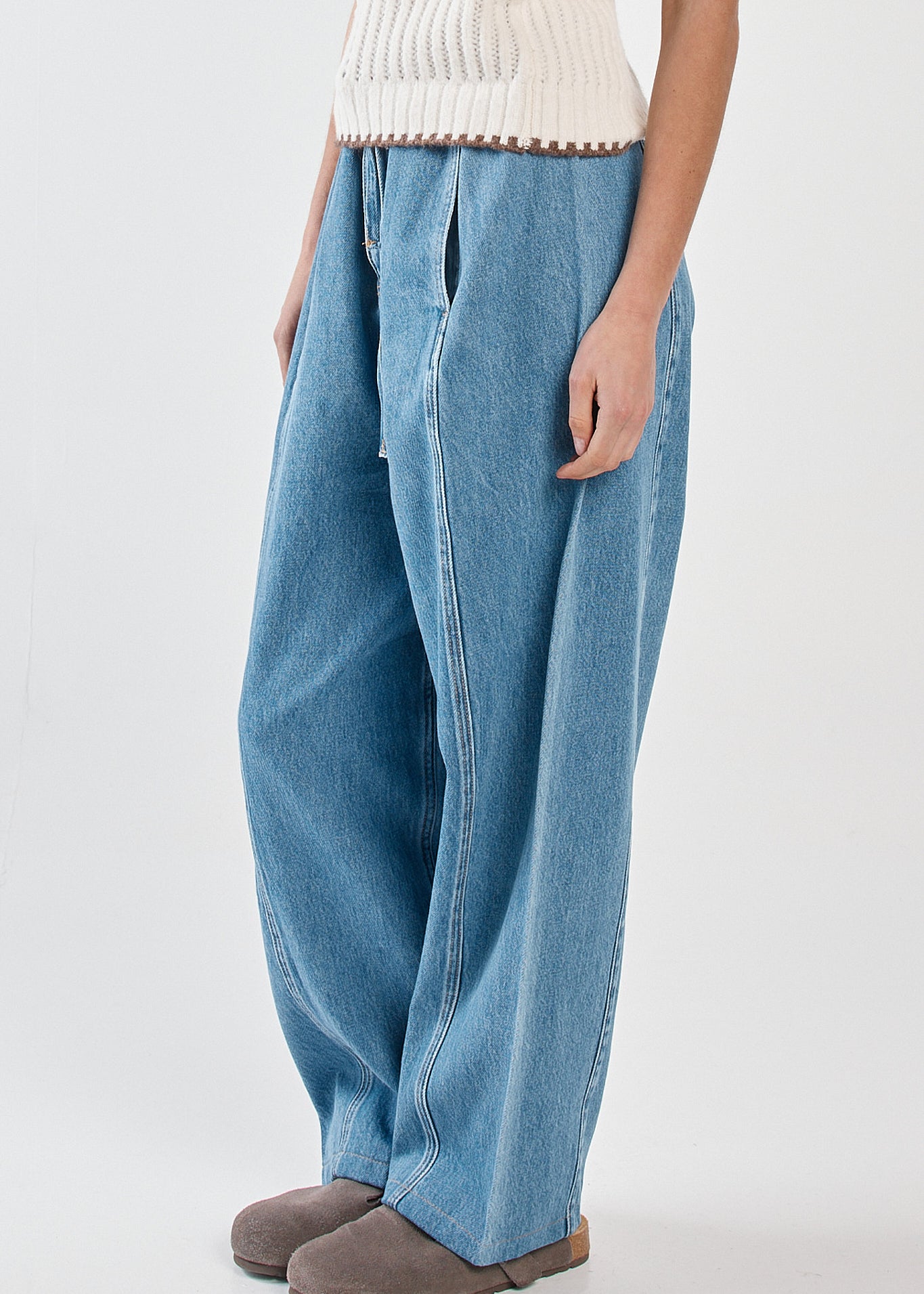 Aveline Barrel Leg Jean