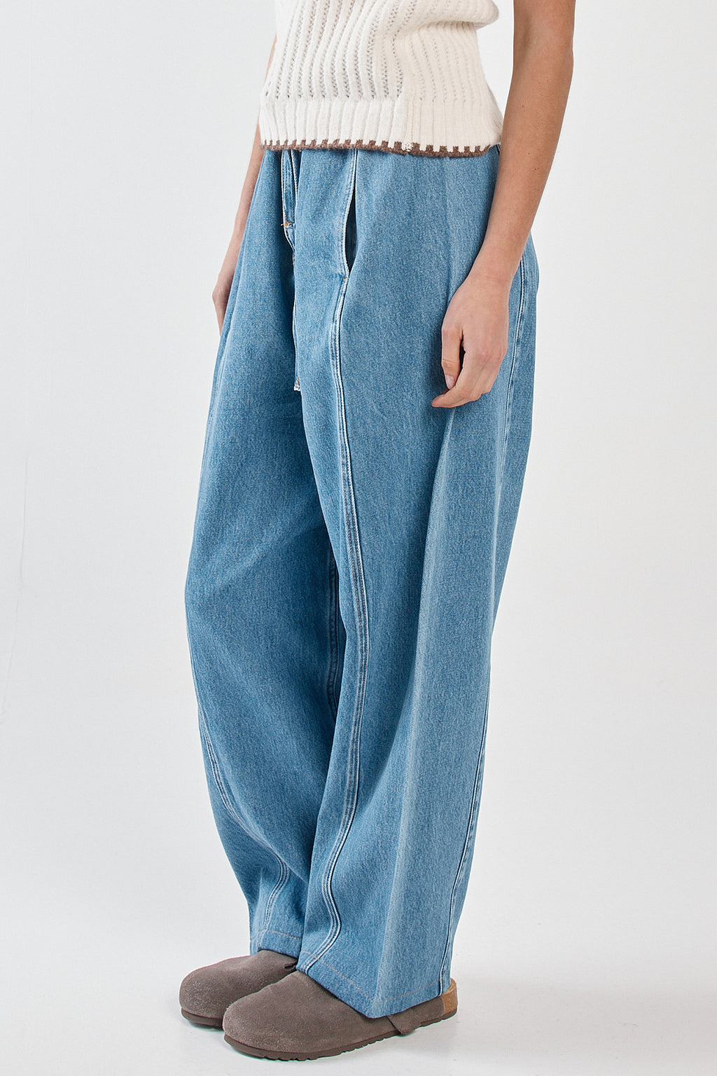 Aveline Barrel Leg Jean