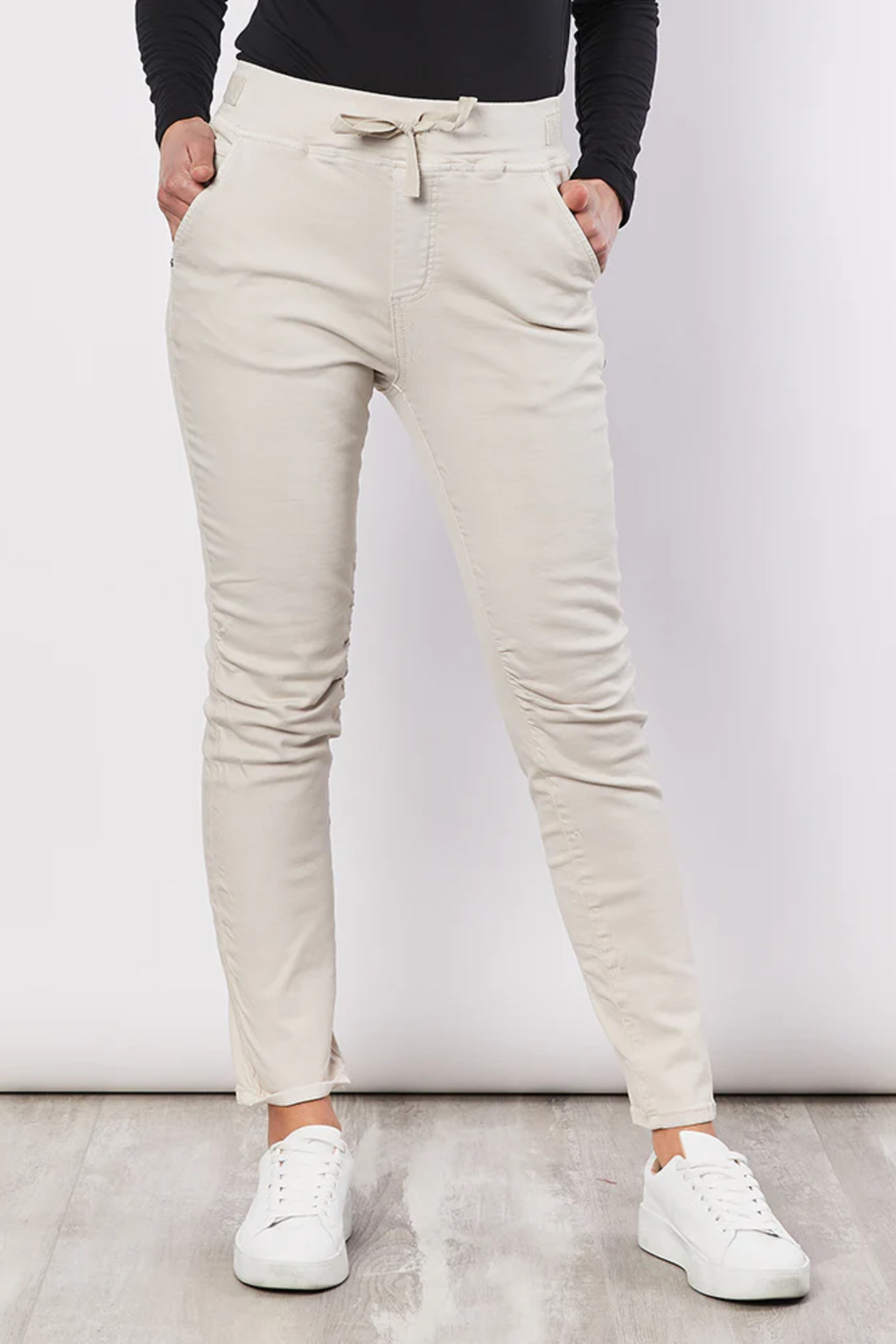 AMBER TIE FRONT JOGGER JEAN - Natural