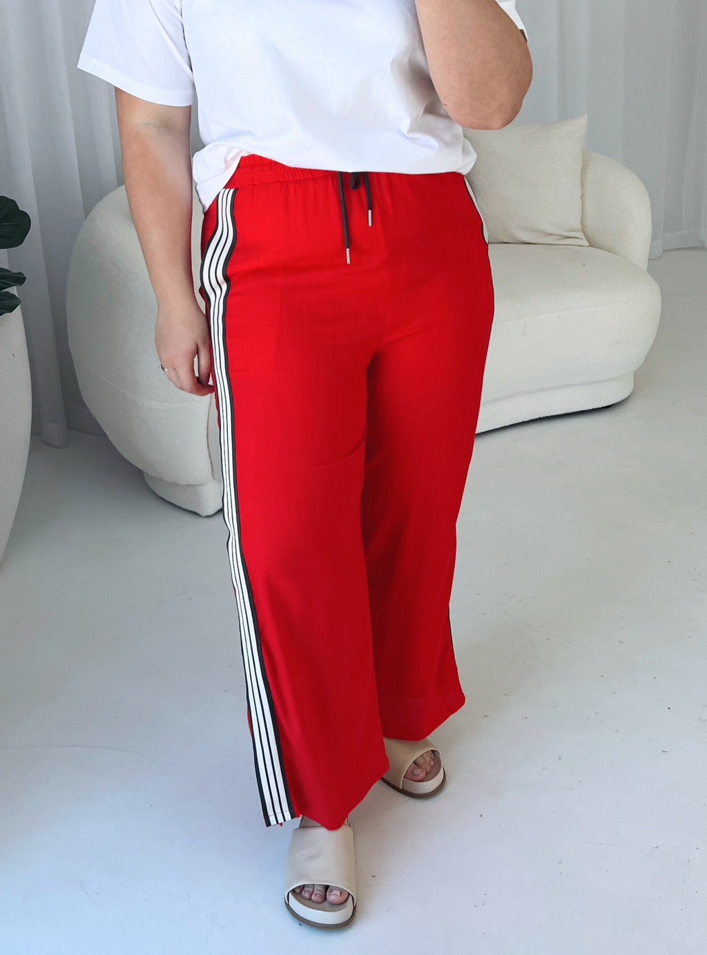 ELISHA WIDE LEG PANT - Red