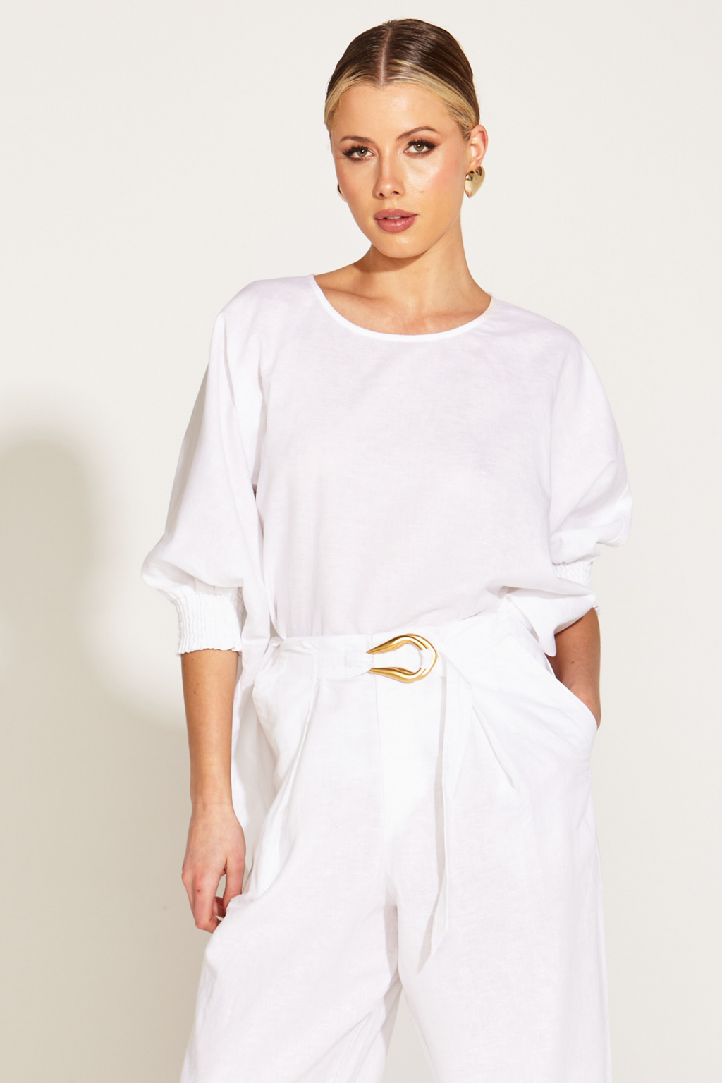 A WALK IN THE PARK LINEN OVERSIZED BATWING TOP - White