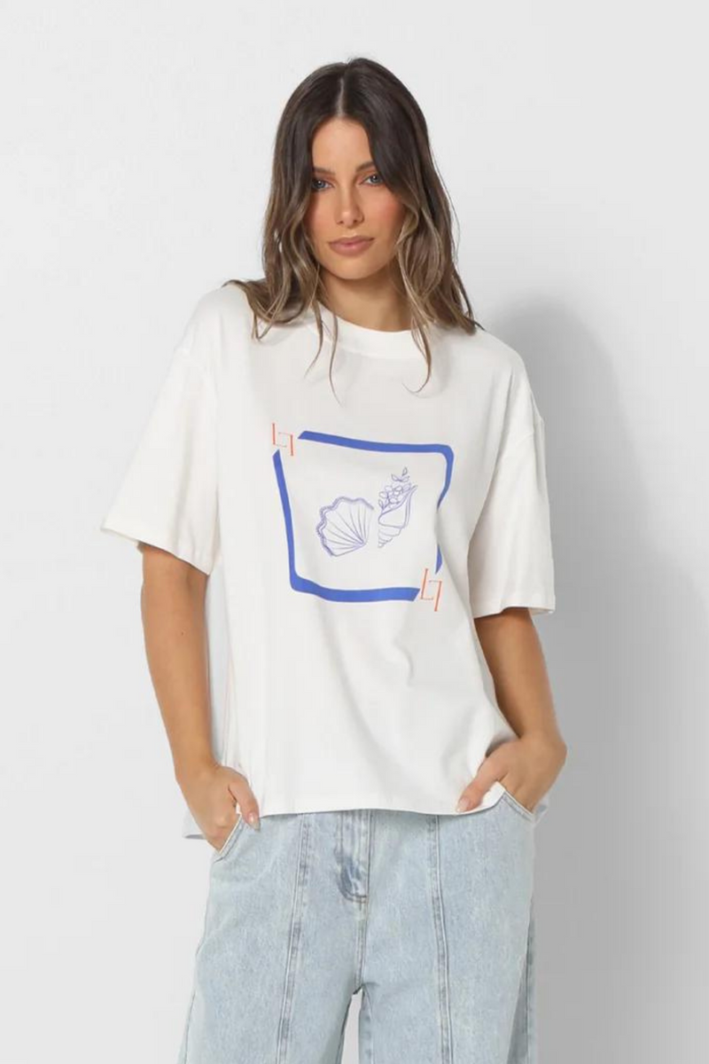 BY THE SEA TEE - White