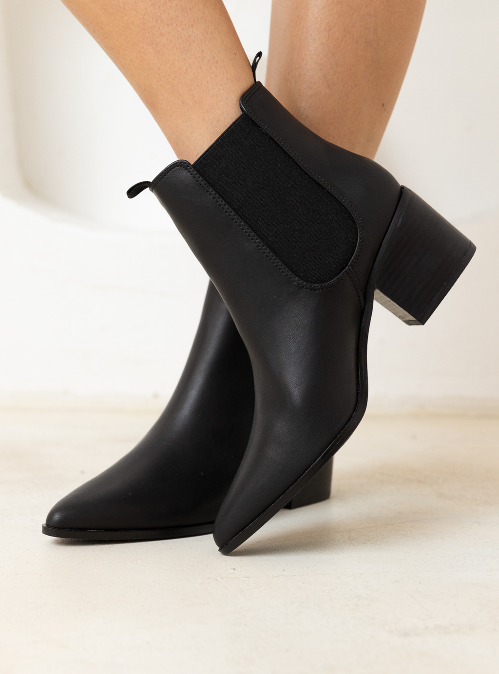 FILO ANKLE BOOT- Black