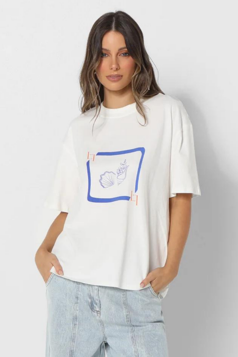 BY THE SEA TEE - White