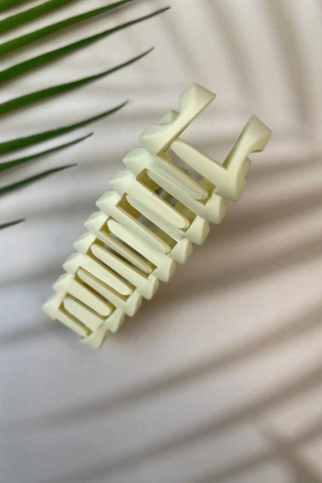 CHAIN CLAW CLIP - Ivory