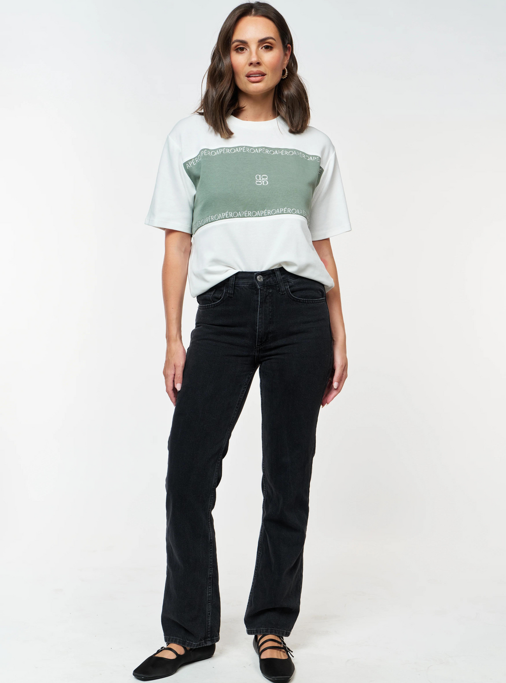 OLIO EMBROIDERED PANEL TEE - White/Forest Green