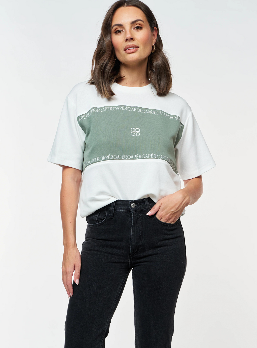 OLIO EMBROIDERED PANEL TEE - White/Forest Green