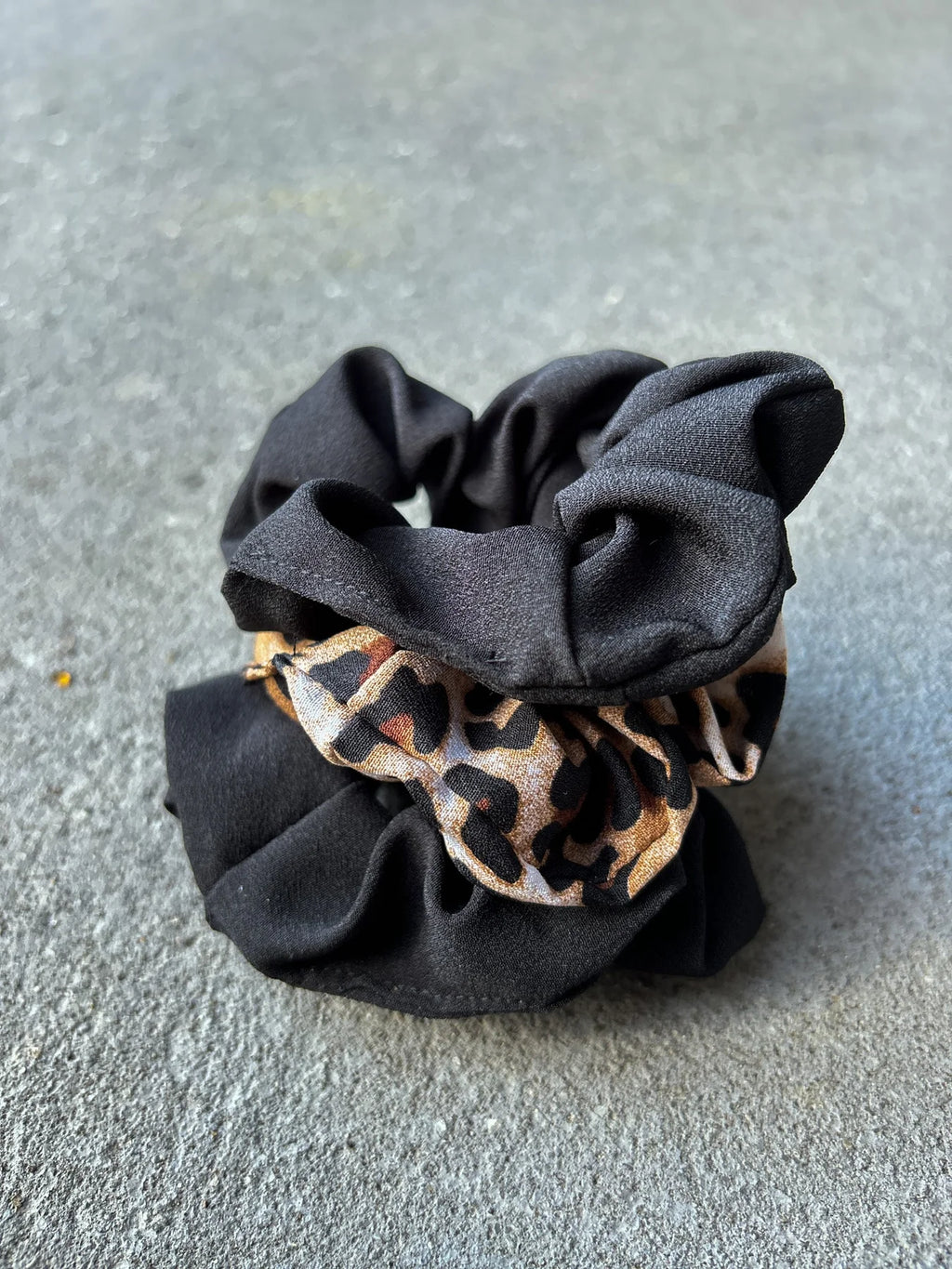 PACK OF THREE SCRUNCHIES - Leopard/Black