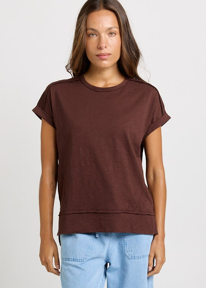 Betty Basics Shirley Short Sleeve Tee in Chocolate