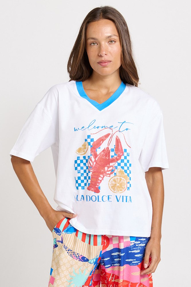Betty Basics V-Neck Boxy Tee in La Dolce Vita Print
