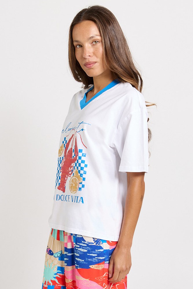 Betty Basics V-Neck Boxy Tee in La Dolce Vita Print - view 3