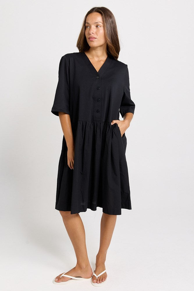 Betty Basics Jax Jersey Dress in Black - view 2