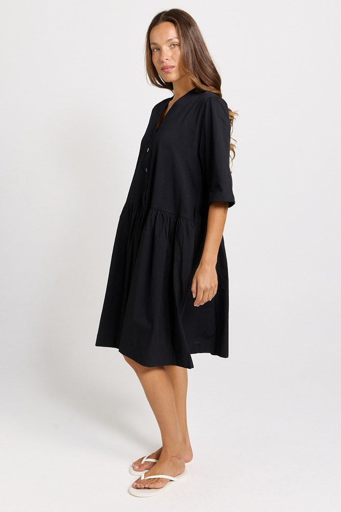 Betty Basics Jax Jersey Dress in Black - view 3