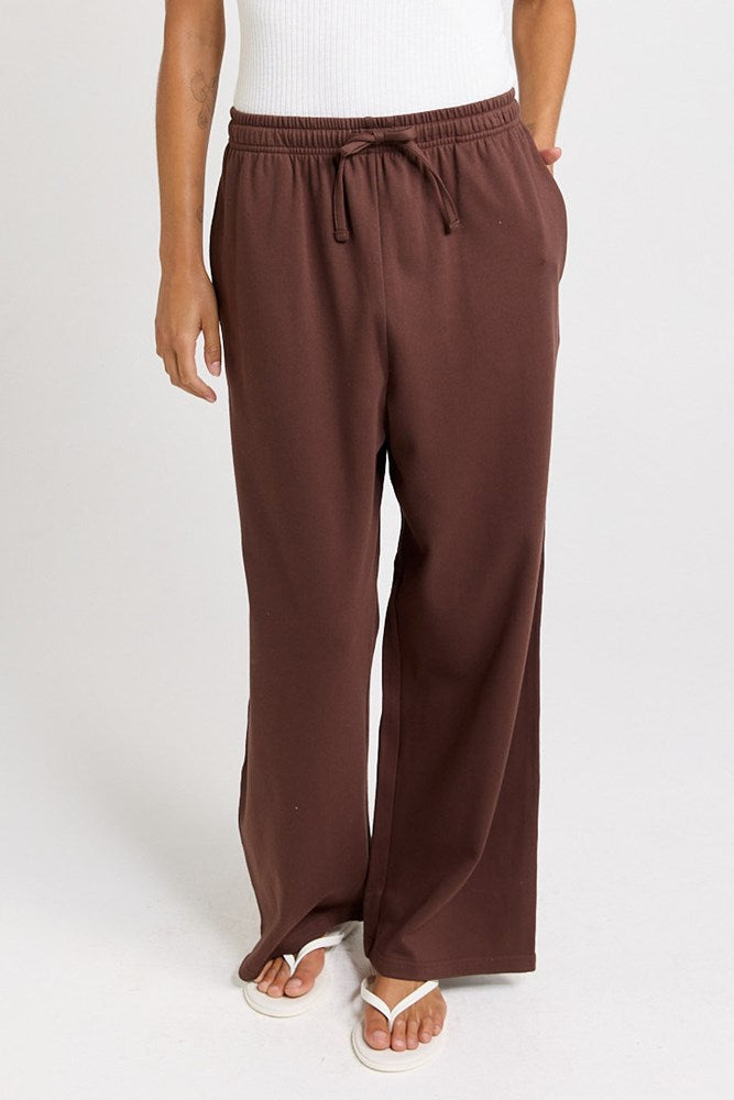Betty Basics Nikki Relax Cotton Jogger in Chocolate