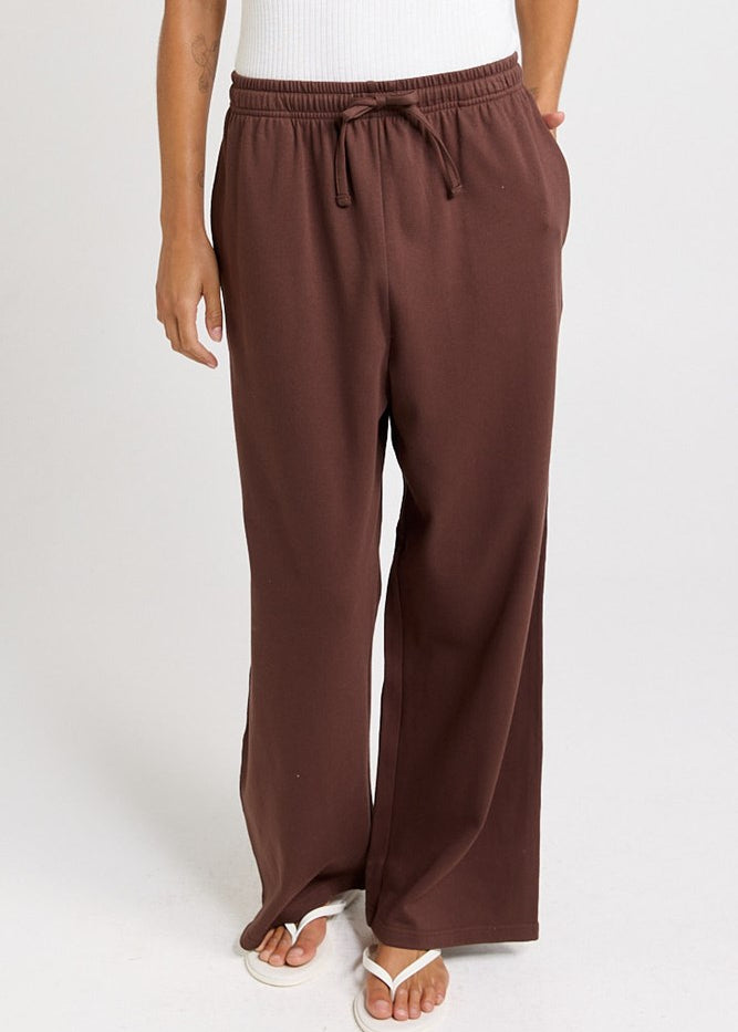 Betty Basics Nikki Relax Cotton Jogger in Chocolate