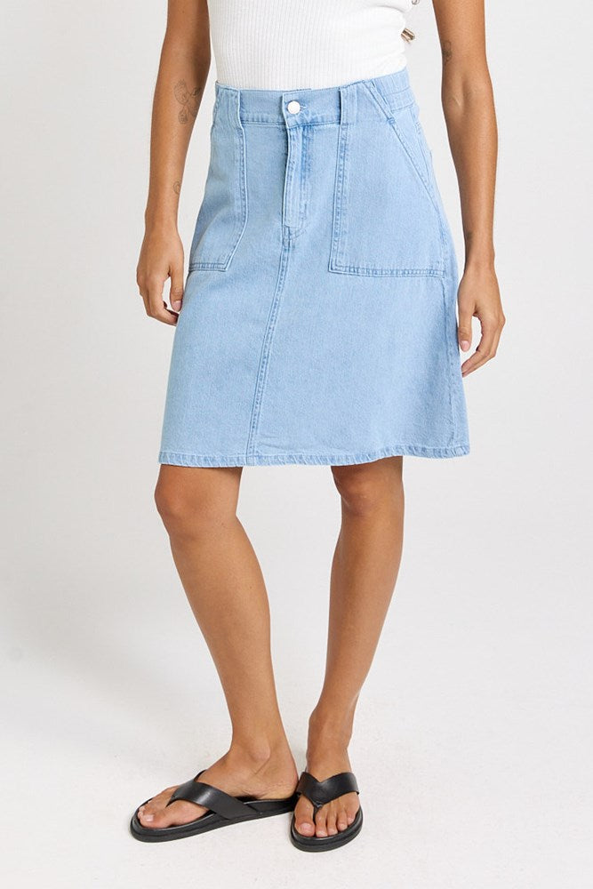 Betty Basics Aida Denim Skirt in Medium Wash