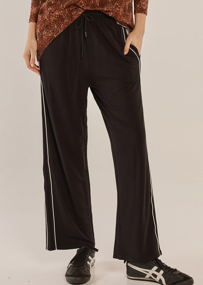 Evelyn Wide Leg Jogger