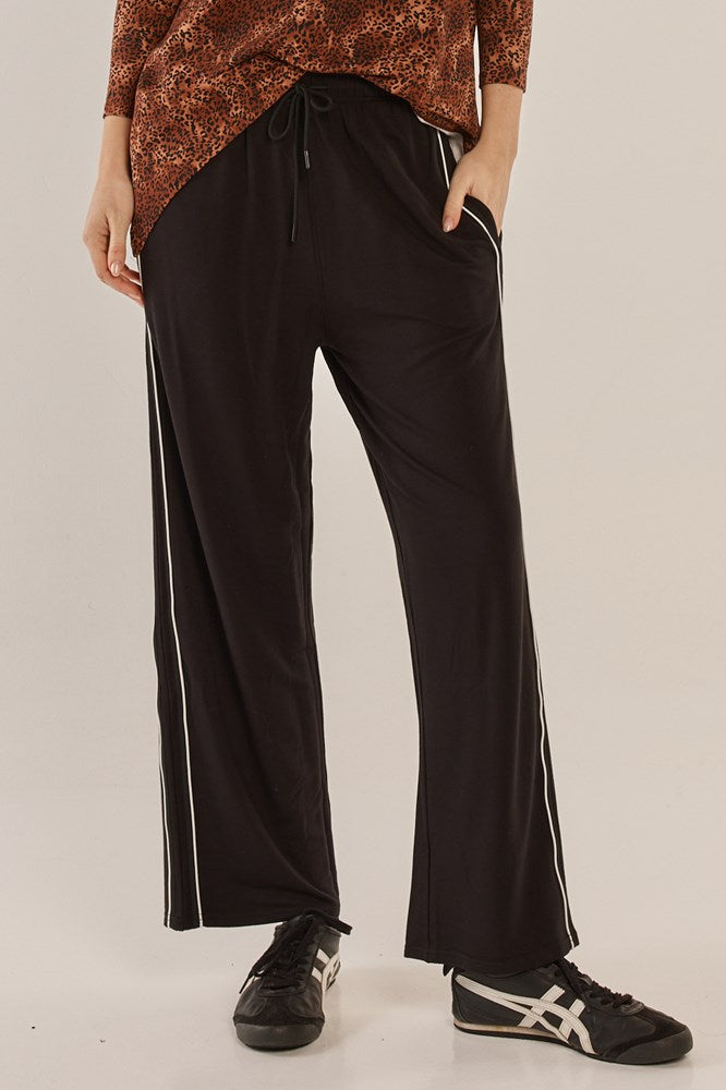 Evelyn Wide Leg Jogger