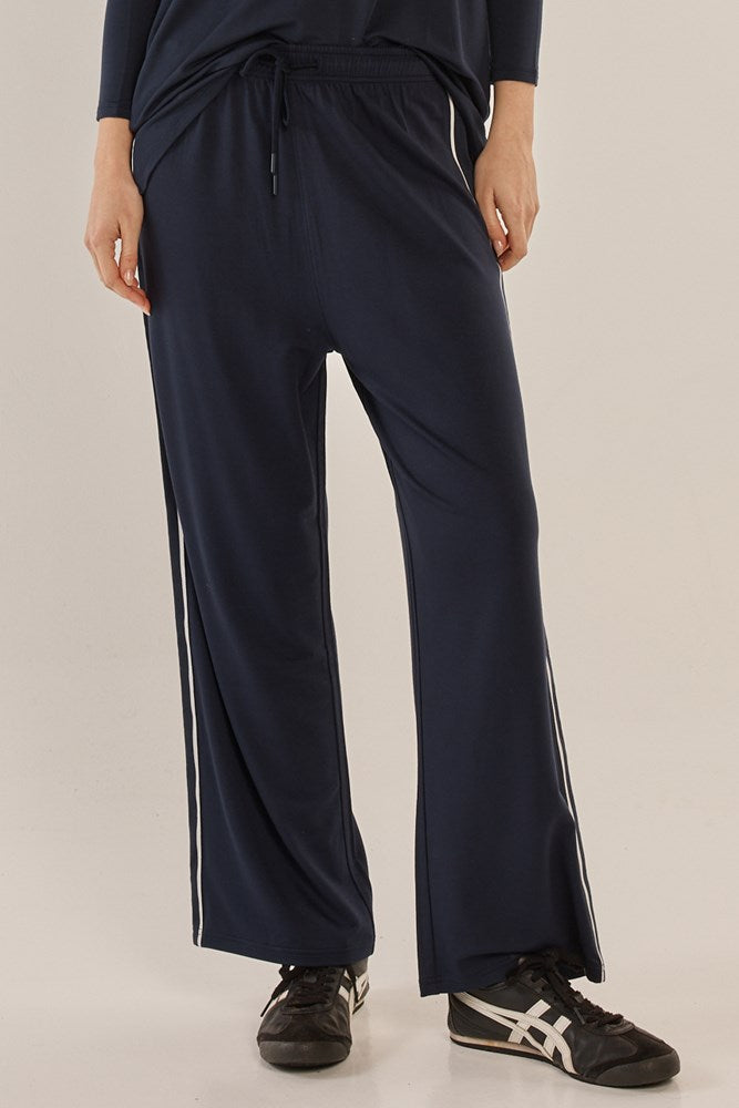 Evelyn Wide Leg Jogger