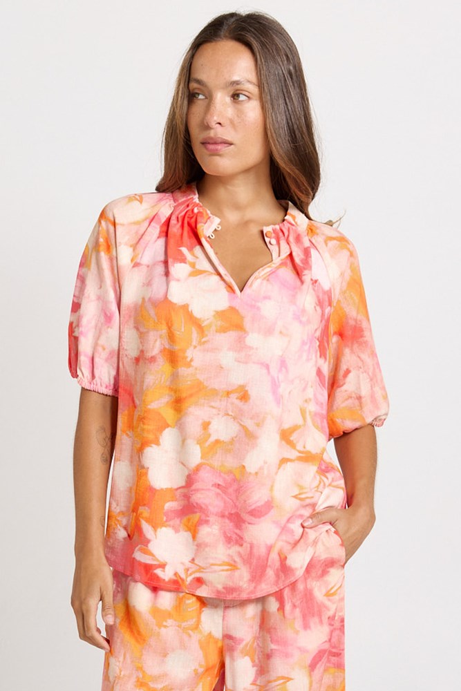 Betty Basics Joanne Blouse in Brushed Floral Print