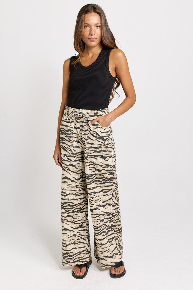 Betty Basics Saffra Relax Leg Jean in Animal - view 2