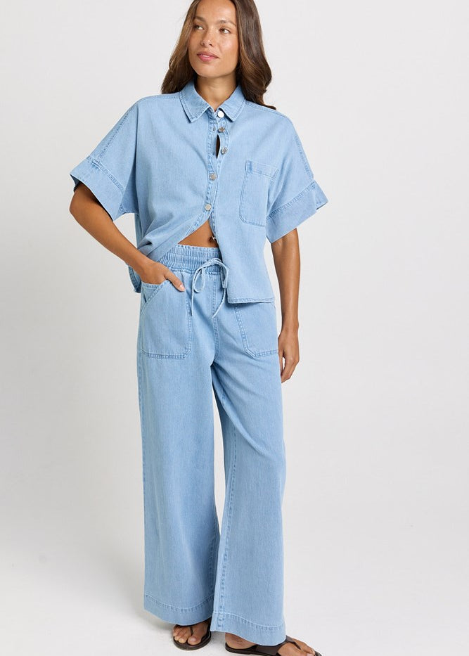 Betty Basics Saffra Relax Leg Jean in Medium Wash