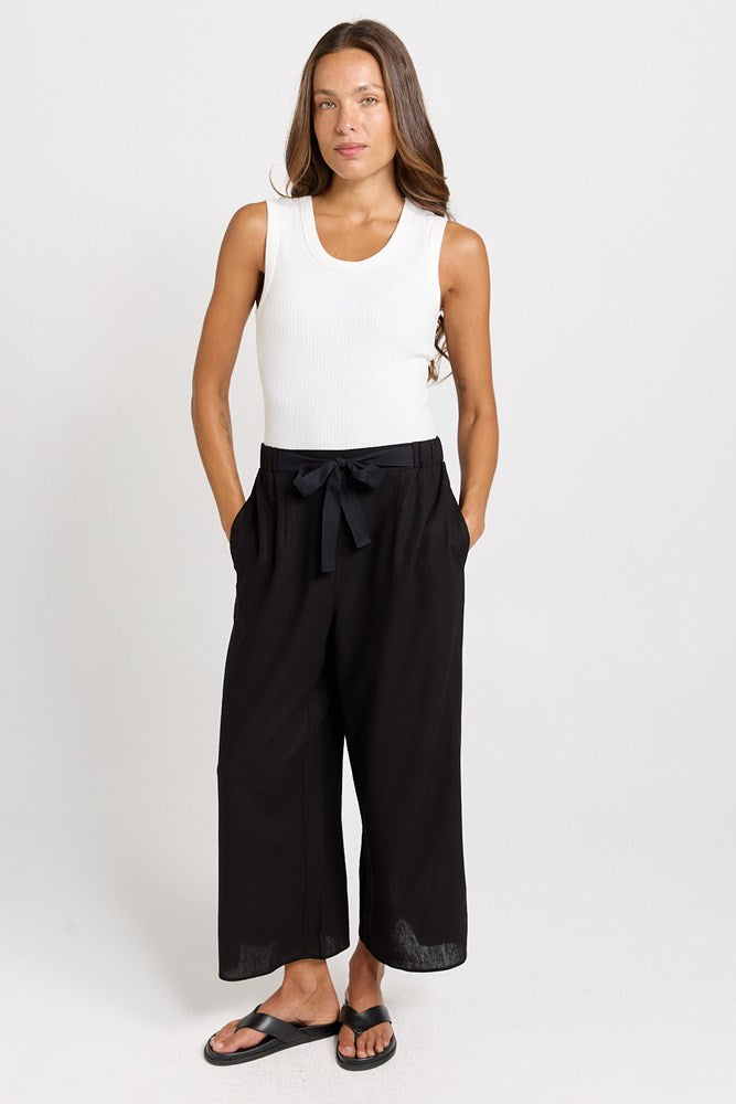 Betty Basics Bella Crop Pants in Black - view 2