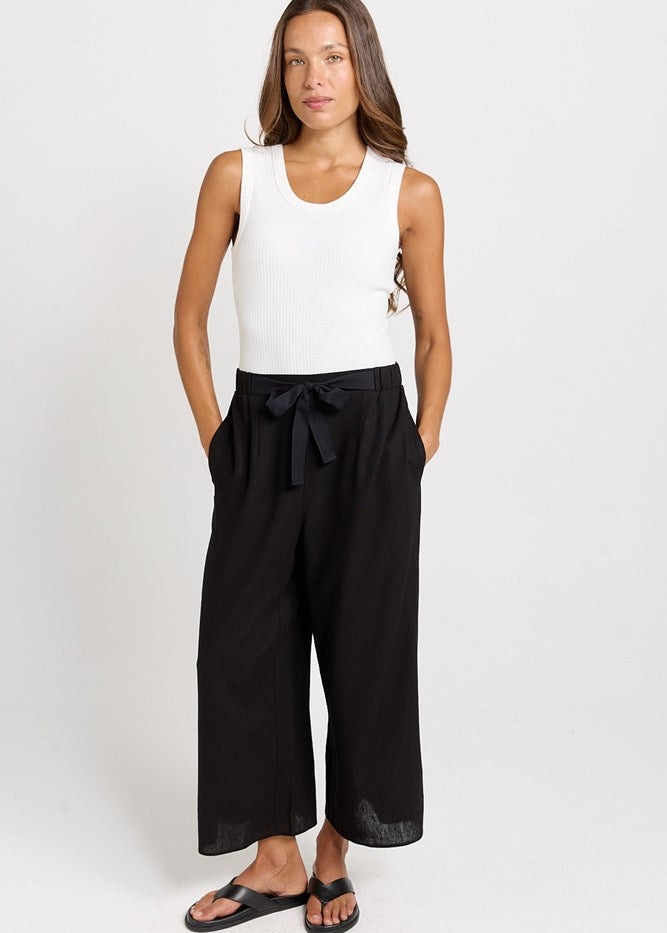 Betty Basics Bella Crop Pants in Black - view 2
