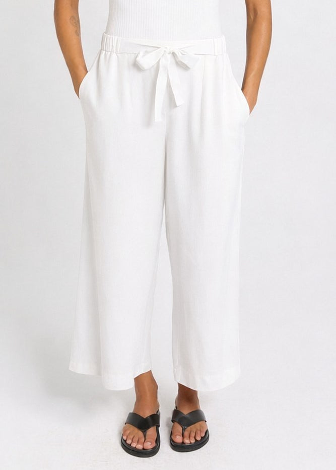 Betty Basics Bella Crop Pants in White
