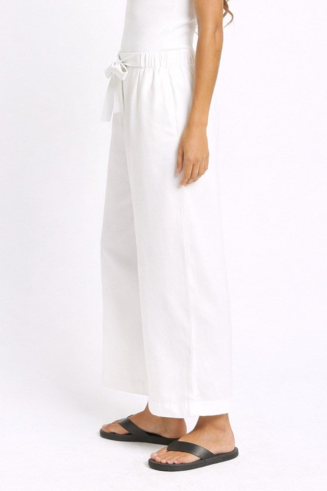 Betty Basics Bella Crop Pants in White - view 3