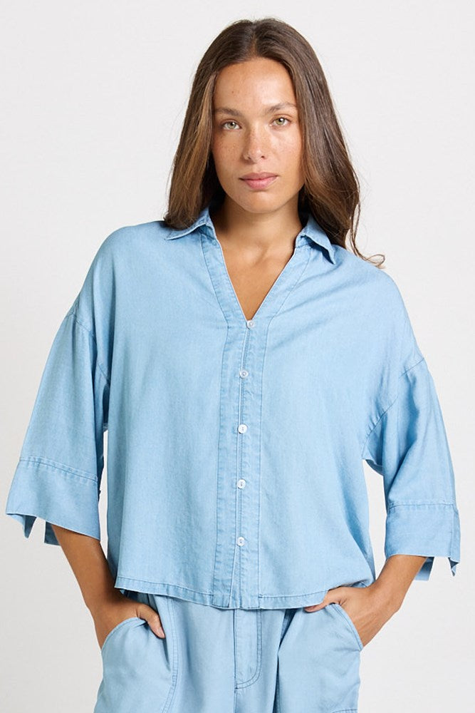 Betty Basics Emmy Shirt in Mid Wash