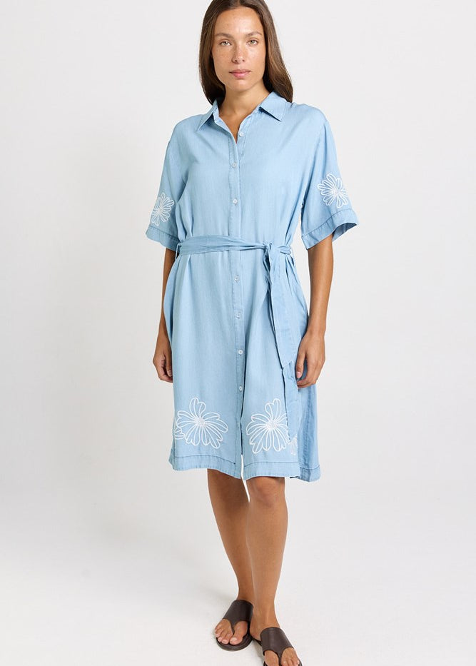 Betty Basics Emmy Shirt Dress in Mid Wash