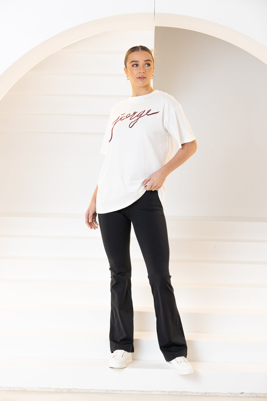 JORGE SCRIPT TEE - Burgundy