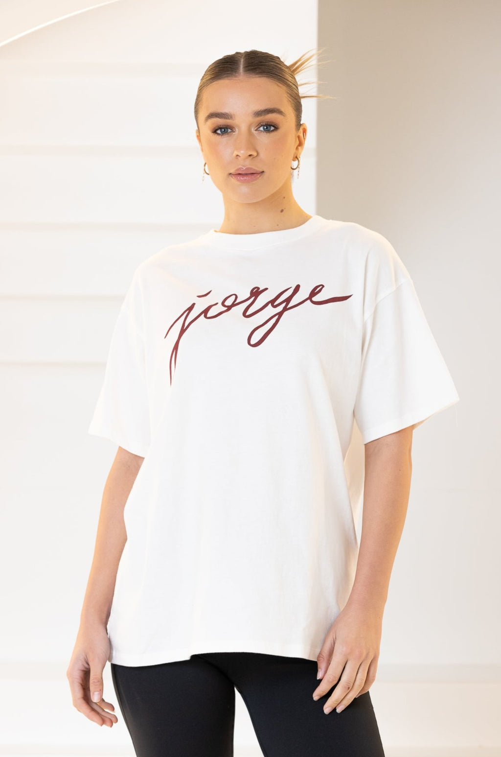 JORGE SCRIPT TEE - Burgundy