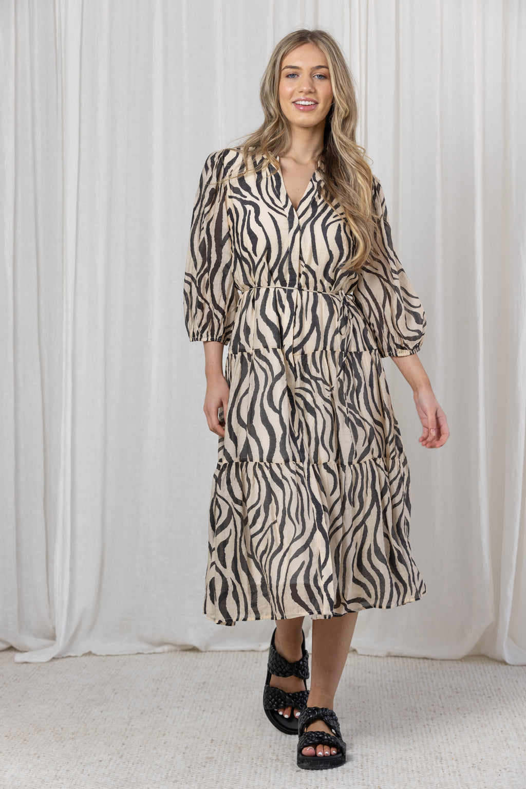 LEYA TIERED MAXI DRESS - Animal print