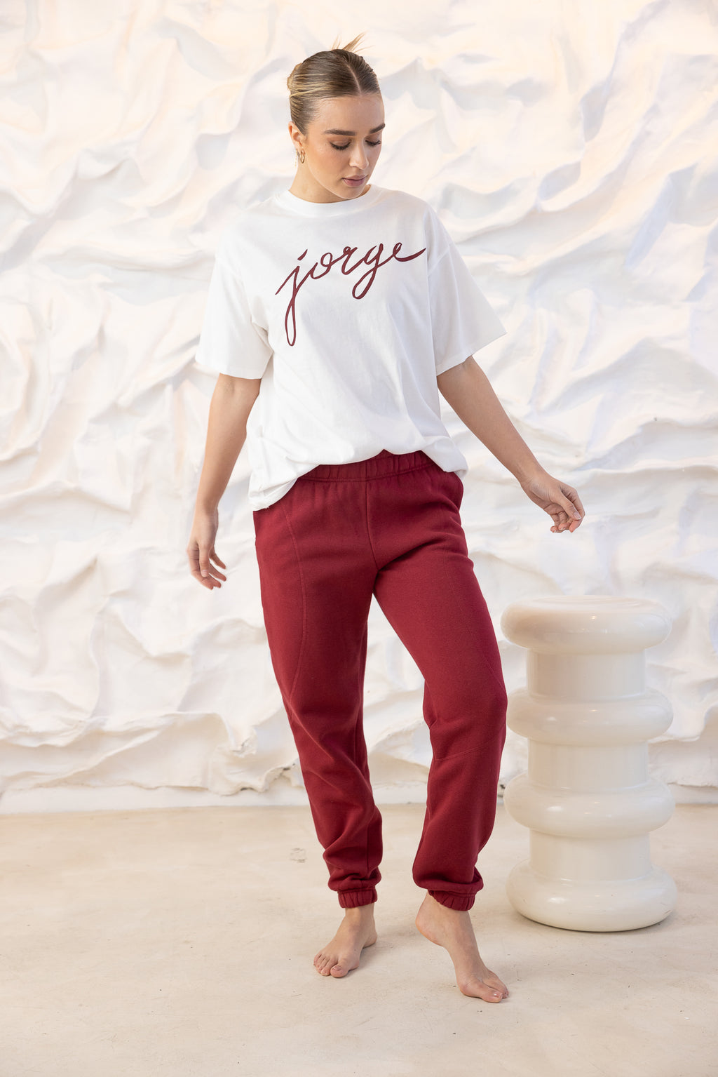 JORGE SCRIPT TEE - Burgundy