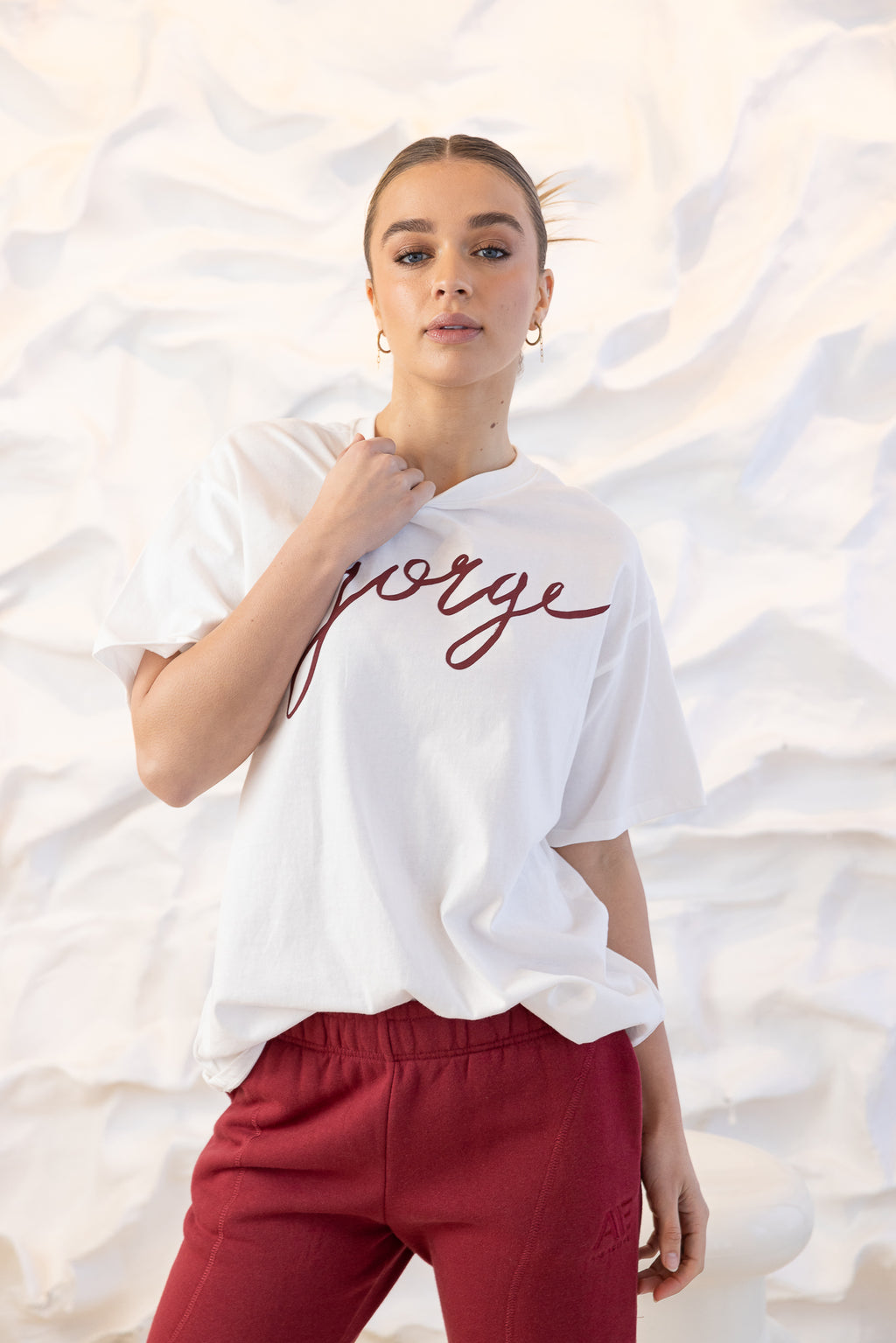 JORGE SCRIPT TEE - Burgundy