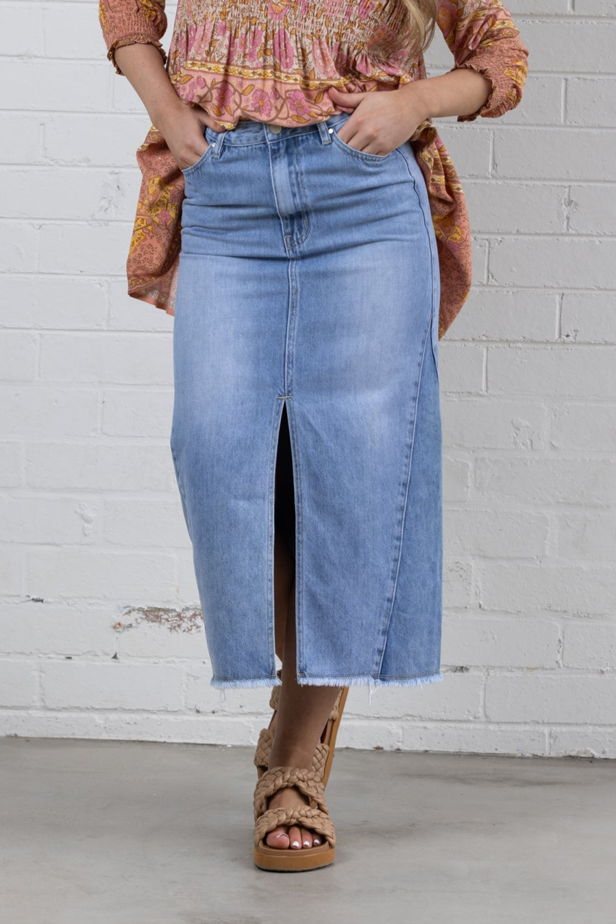 HAZE DENIM MIDI SKIRT - Mid Wash