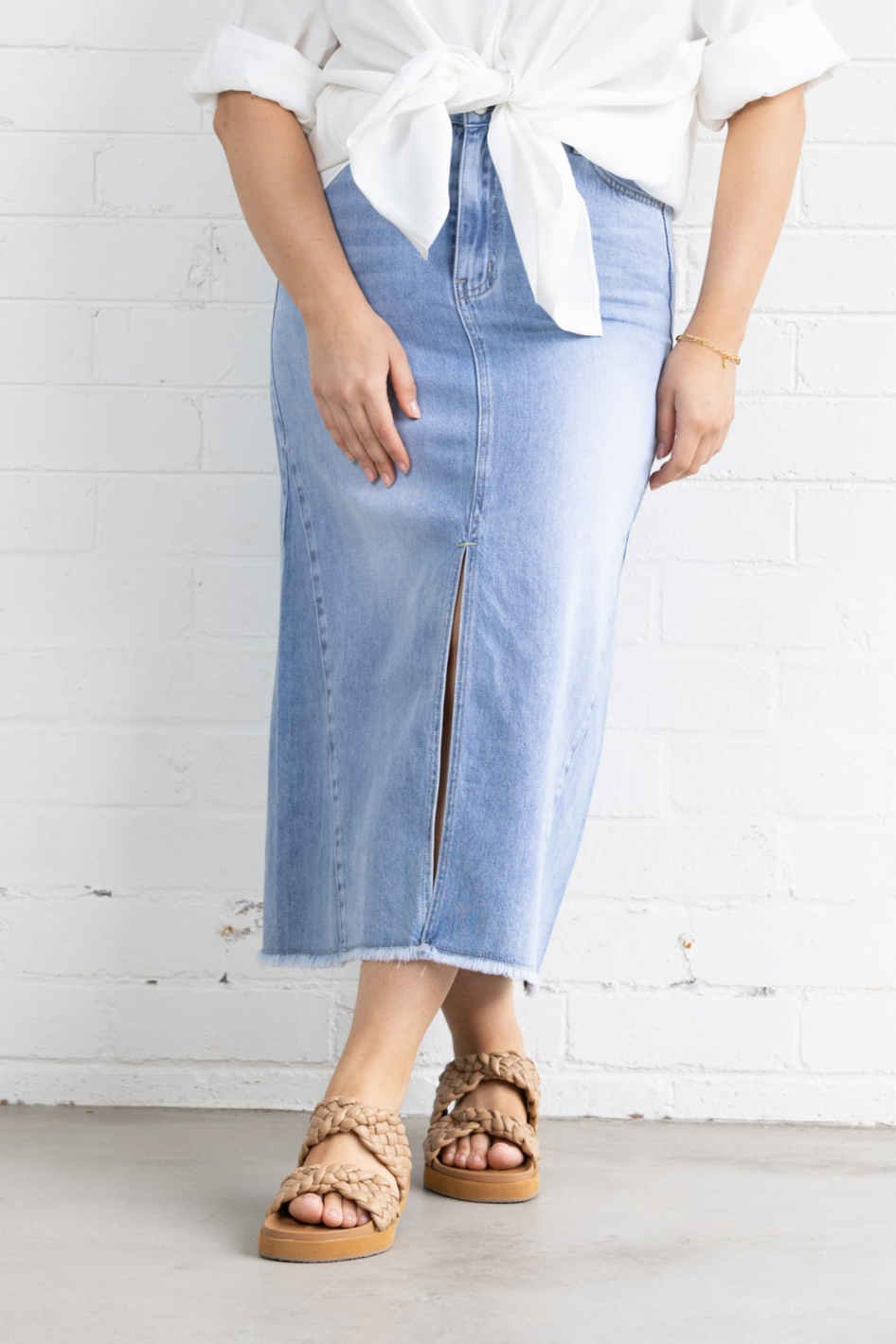 HAZE DENIM MIDI SKIRT - Mid Wash