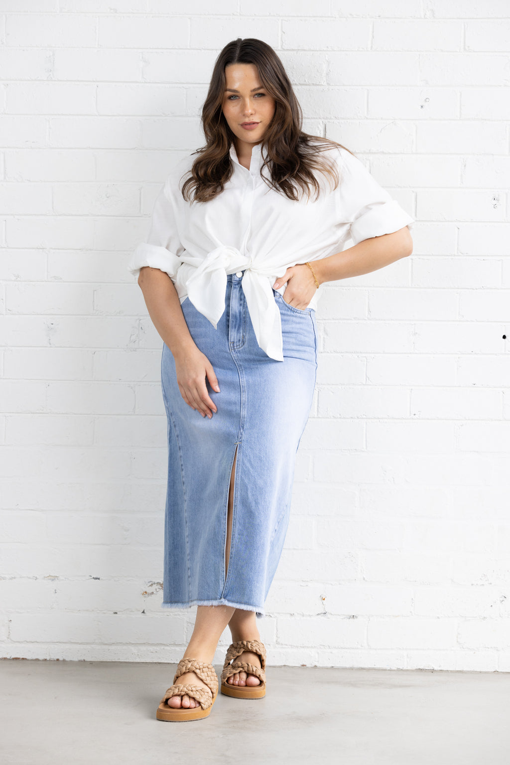 HAZE DENIM MIDI SKIRT - Mid Wash