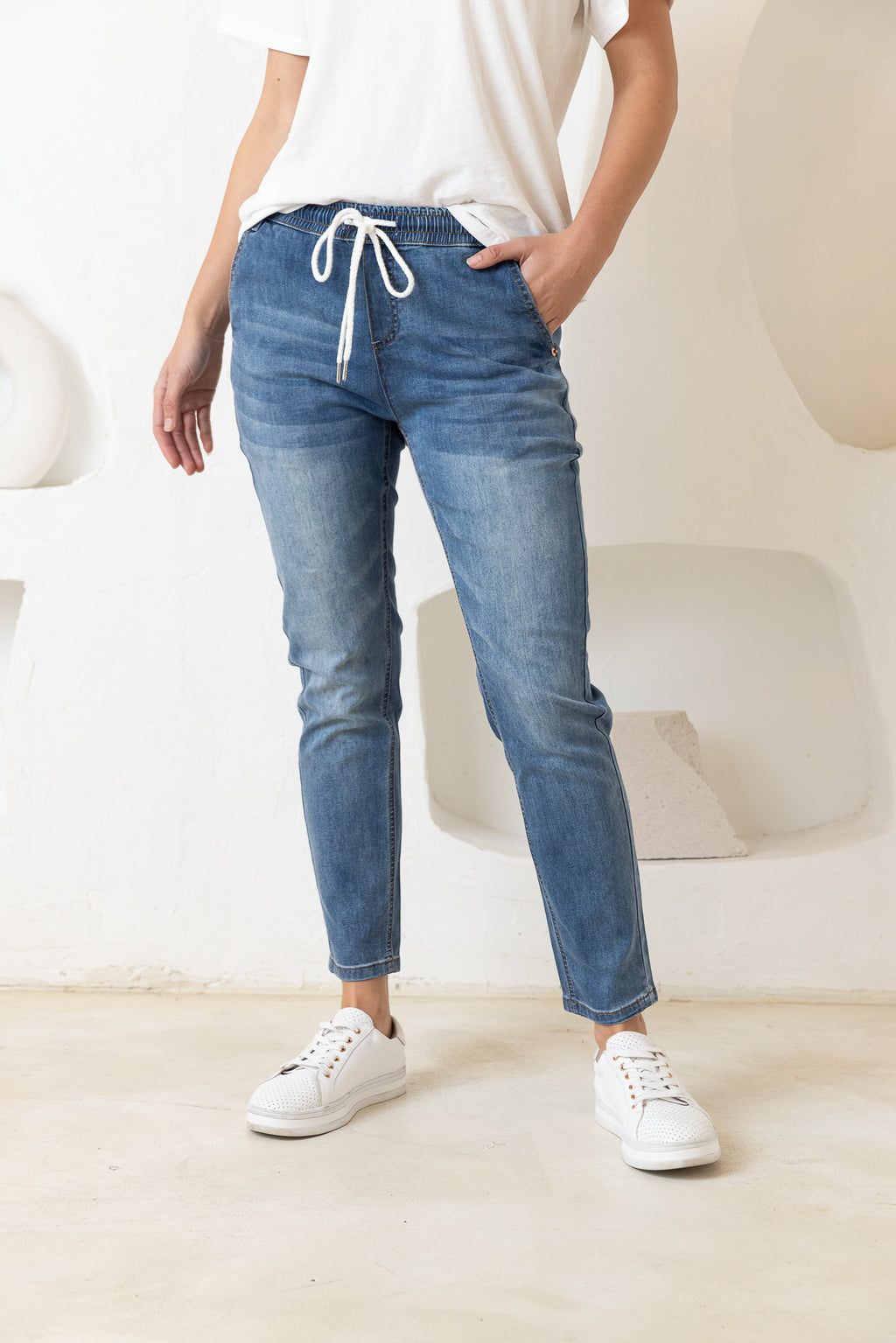 PIPPA DENIM JOGGER - Blue Wash