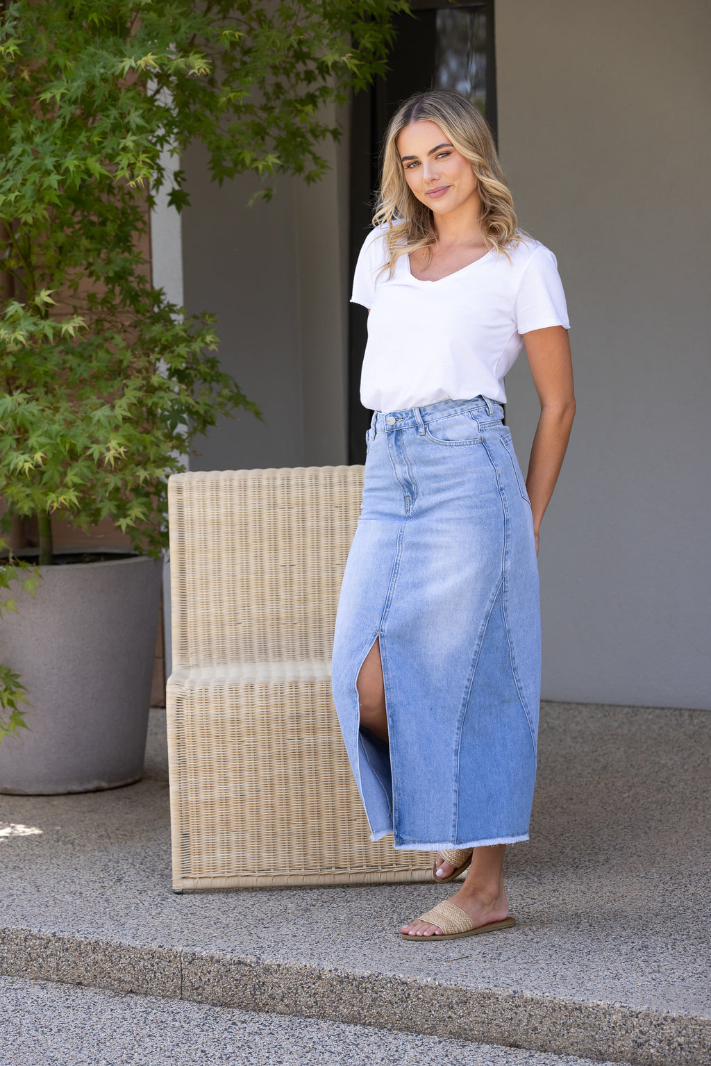 HAZE DENIM MIDI SKIRT - Mid Wash