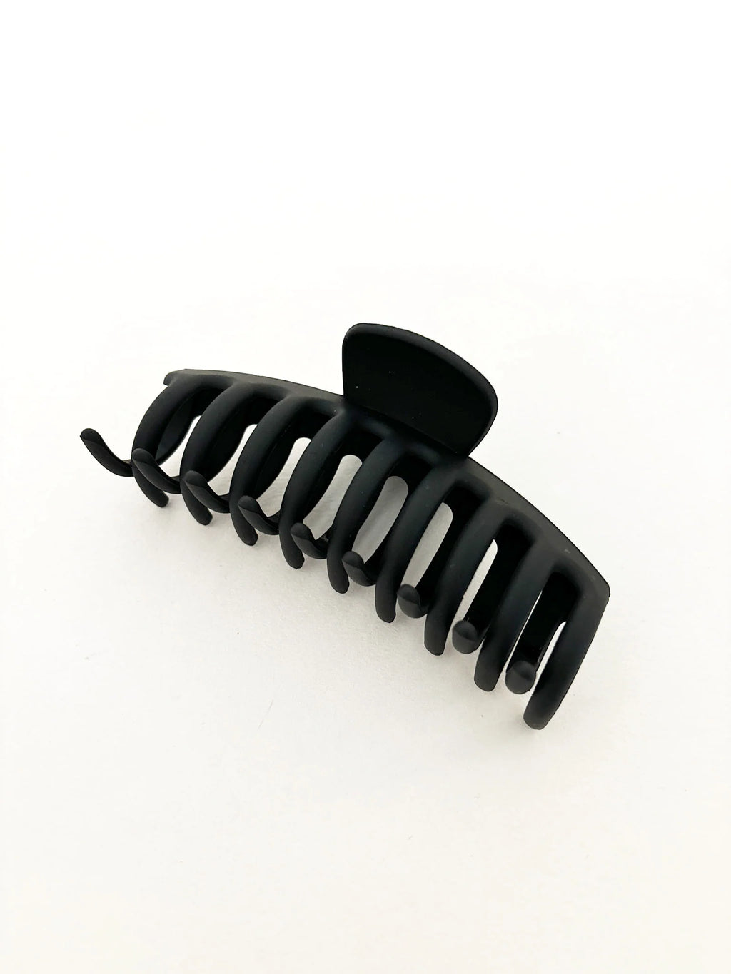 REGINA MATTE CLAW CLIP - Black