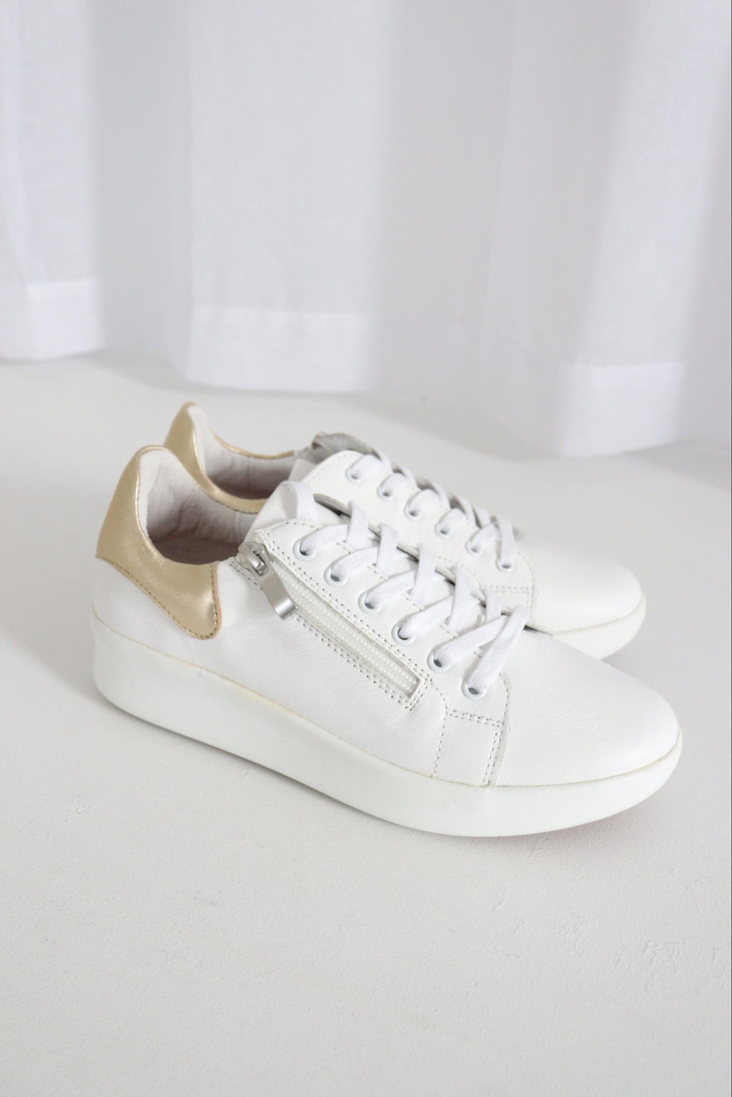 MOPPY SNEAKER - White/Bronze Leather